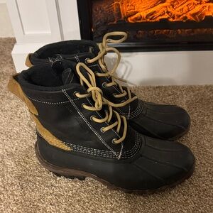 Women’s Wolverine Black and Tan Lace-Up Duck Boots,  Sz 9.5w insulated